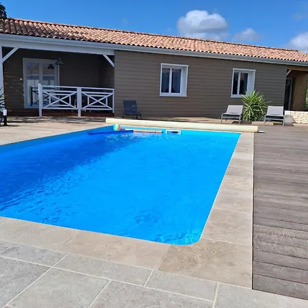 ゲストハウス D Hotes Salicorne Et Domaine Des Allees 3*